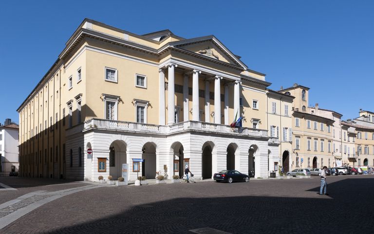 Piacenza, Teatro Municipale, esterno (foto Andrea Scardova, IBC) 2016